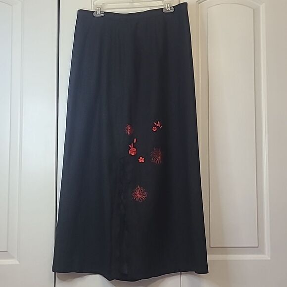 Harvé Benard Black Linen Red Floral Embroidered Maxi Skirt vintage Size 16 - Picture 1 of 11